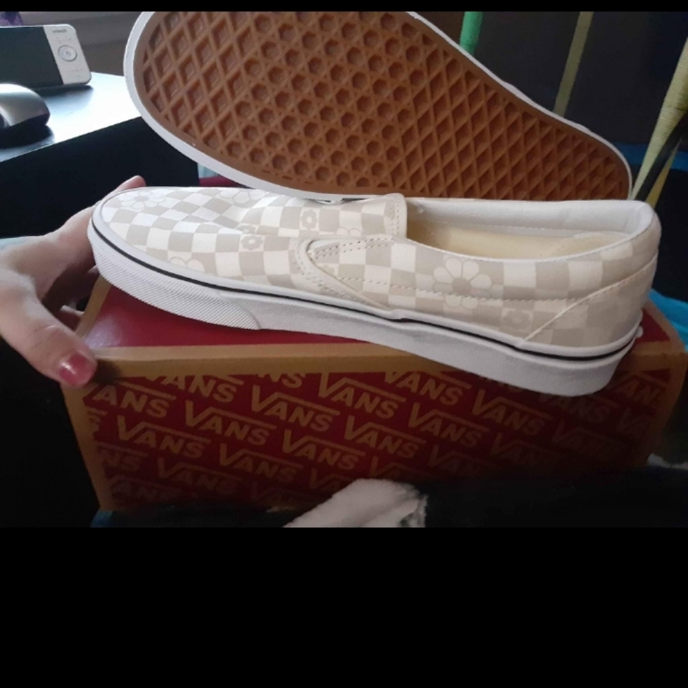 *NEW* Women's Slip On Vans- Size 10